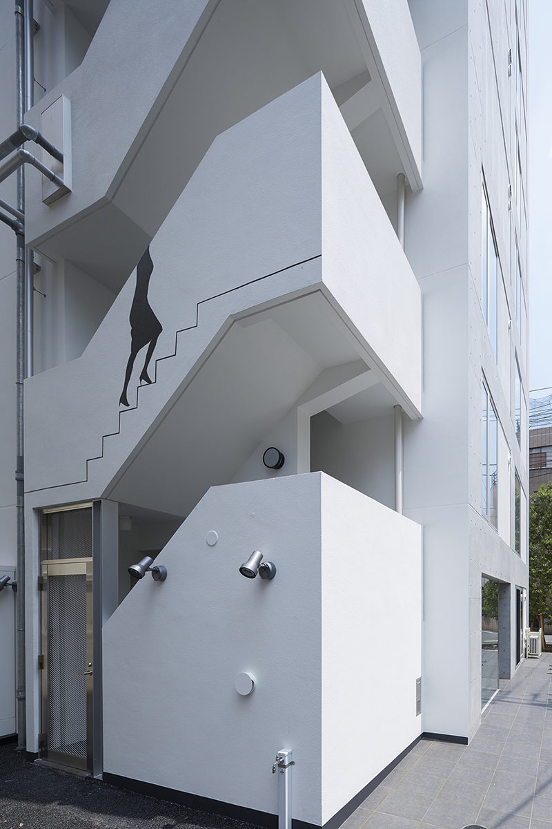 賃貸併用住宅 自宅兼賃貸マンション建替え事例屋外避難階段