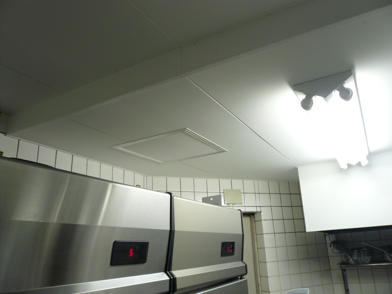 レストラン店舗　絶対やらなければいけない厨房天井内の設計のポイント　厨房天井不燃化