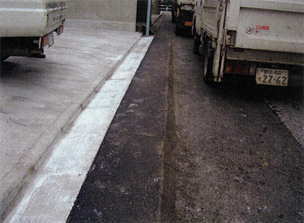 外構工事　西側区道L型側溝据え替え影響範囲アスファルト舗装状況