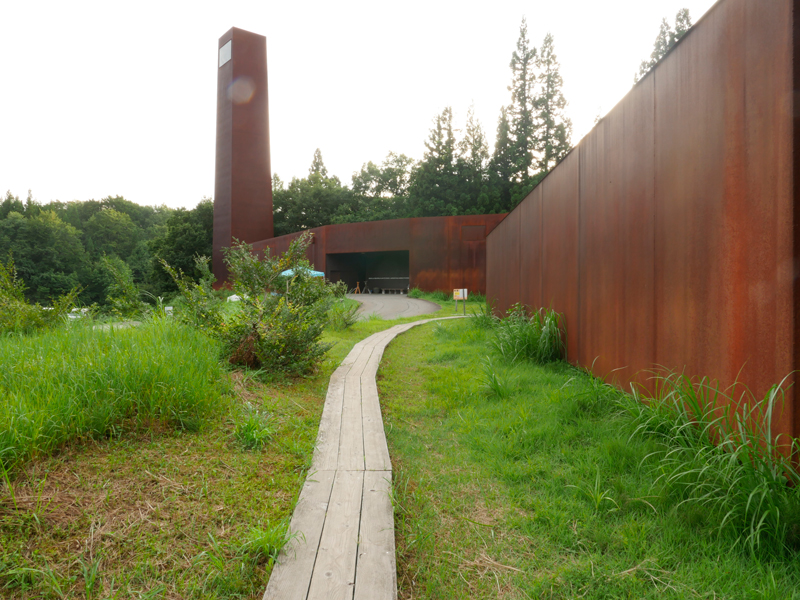 片岡直樹の建もの探訪｜越後松之山「森の学校」キョロロ