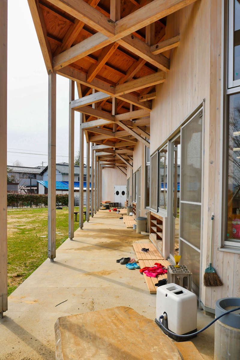 片岡直樹の建もの探訪｜川通どれみ保育園年長雁木