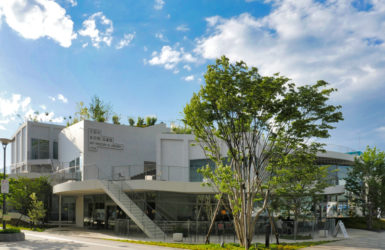 伊勢崎線太田駅からの外観｜太田市美術館・図書館｜住宅/ビル/マンション設計者の建もの探訪