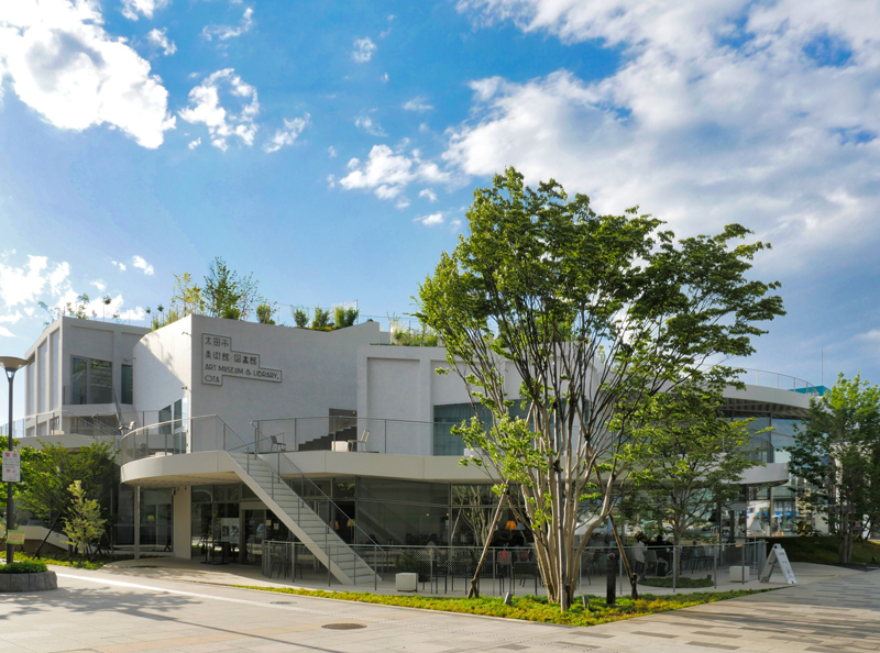 伊勢崎線太田駅からの外観｜太田市美術館・図書館｜住宅/ビル/マンション設計者の建もの探訪