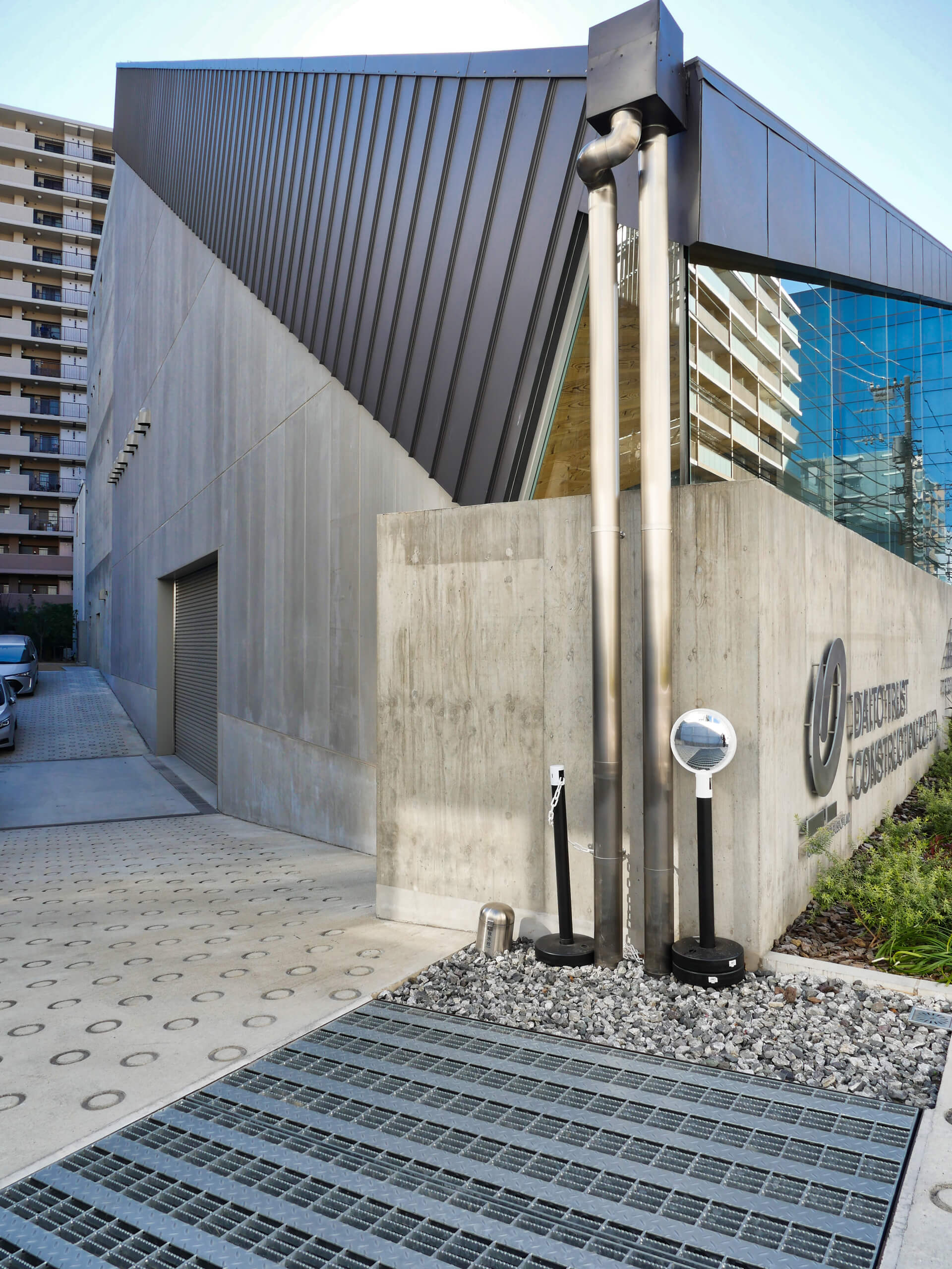 大東建託賃貸住宅未来展示場ROOFLAG　場所：東京都江東区東雲一丁目4-1　設計：マウントフジアーキテクツスタジオ/アラップ　施工：東急建設