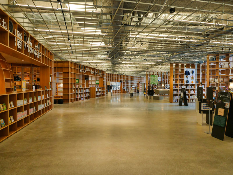 栃木県の有名建築　那須塩原市図書館みるる