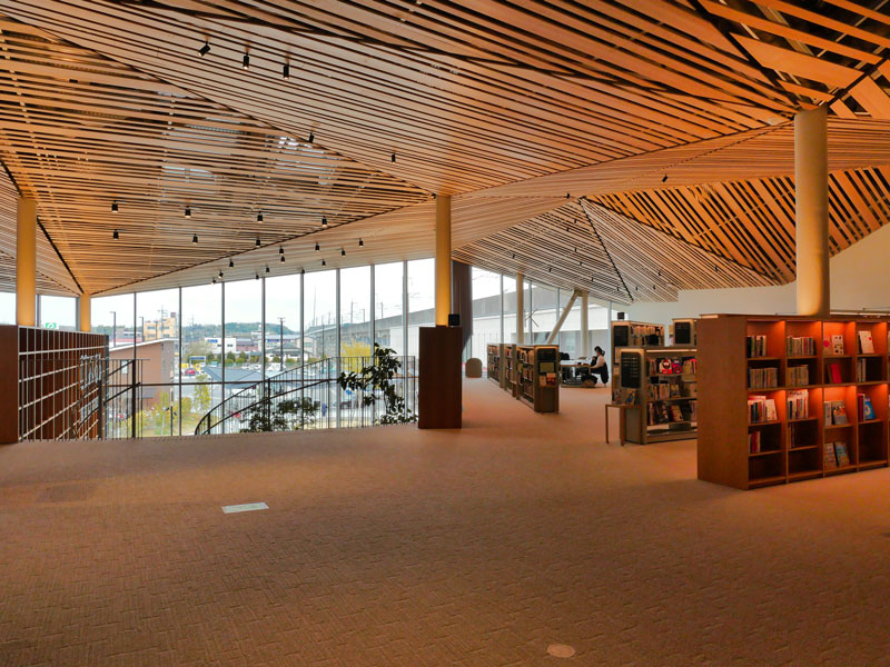 栃木県の有名建築　那須塩原市図書館みるる