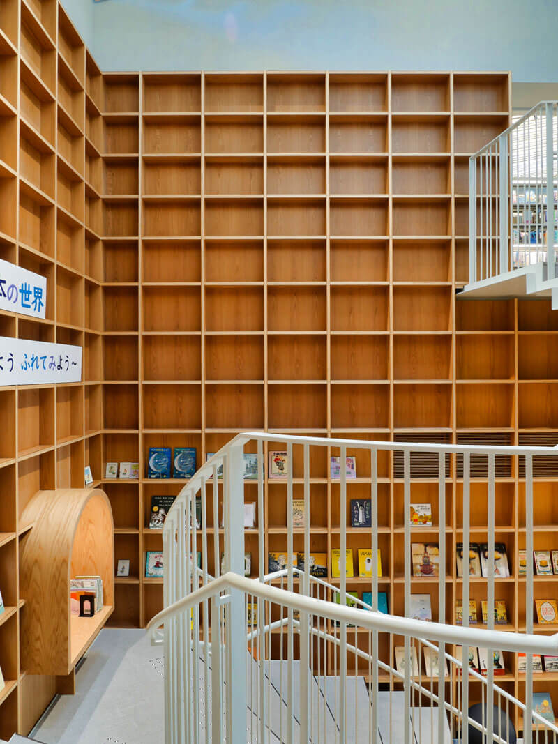栃木県の有名建築　那須塩原市図書館みるる