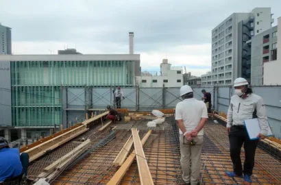 鉄筋コンクリート造賃貸マンション建替え建設事例　4階床配筋検査