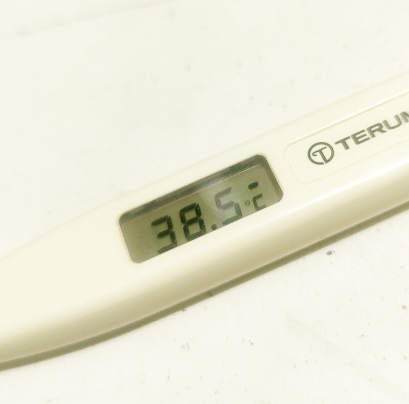 コロナワクチン5回目接種終わりました。発熱副反応ありました。