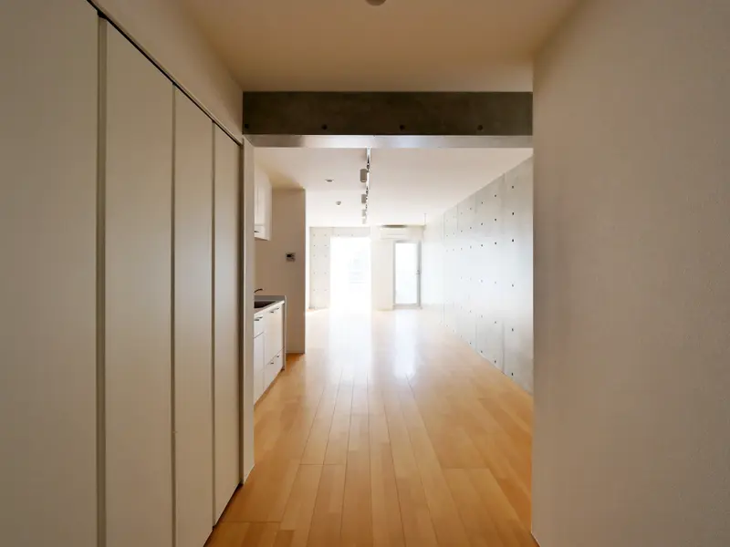 B号室玄関１｜新築コンクリート打放しデザイナーズマンション　新宿区市ヶ谷　タイプBのご紹介建設事例です。