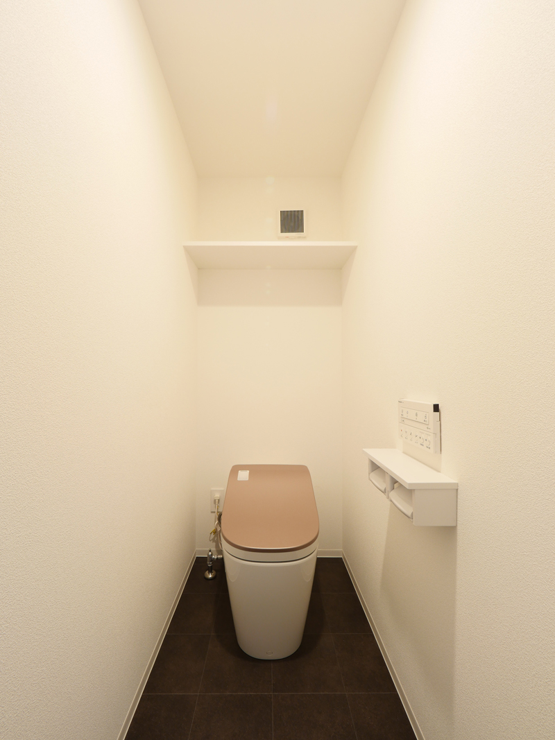 トイレ｜新築コンクリート打放しデザイナーズマンション　新宿区市ヶ谷　１０１号室のご紹介建設事例です。