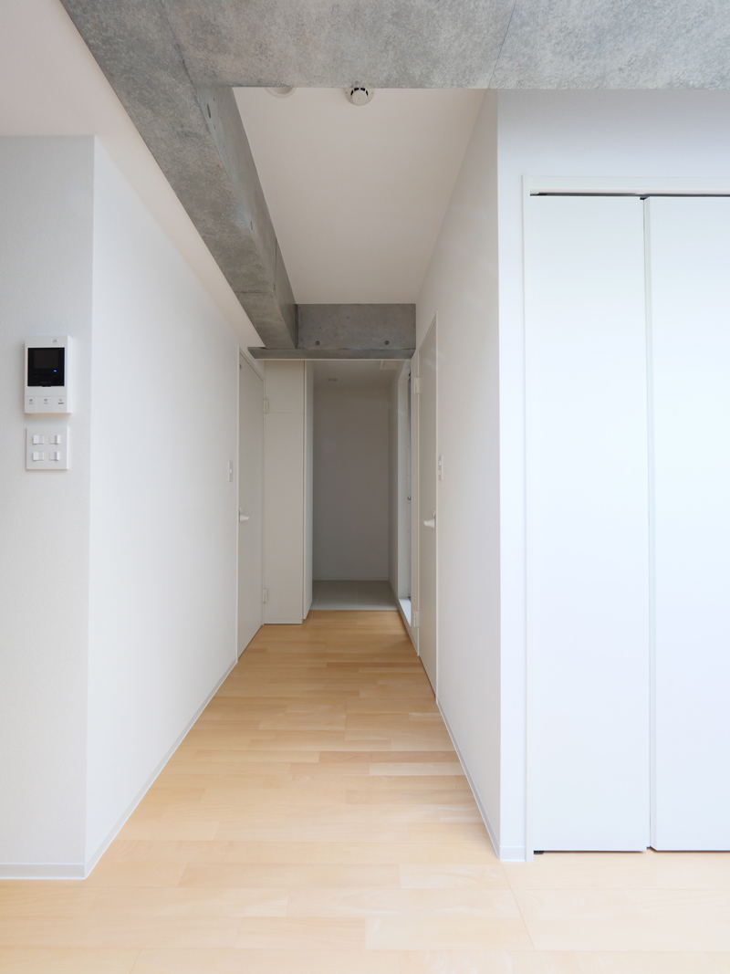 101号室玄関１｜新築コンクリート打放しデザイナーズマンション　新宿区市ヶ谷　１０１号室のご紹介建設事例です。