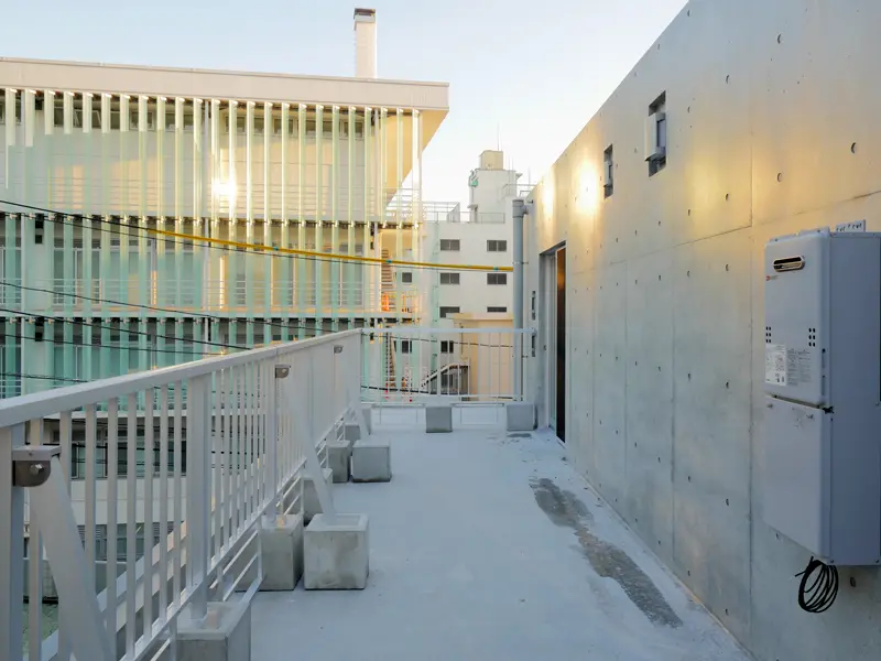 F号室バルコニー１｜新築コンクリート打放しデザイナーズマンション　新宿区市ヶ谷　タイプFのご紹介建設事例です。
