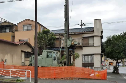 試験杭｜オフィスビル　事務所ビル　コンクリート打放し鉄筋コンクリート