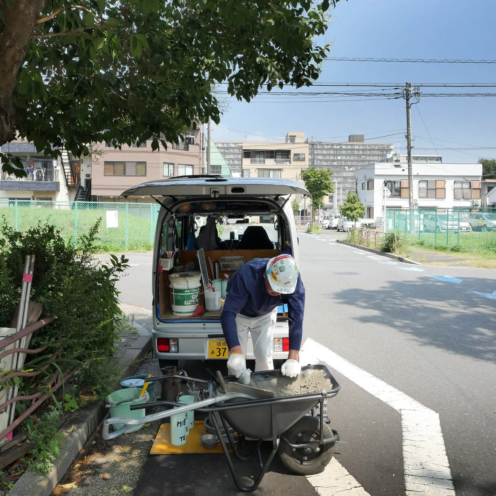 【東京】江東区潮見 オフィスビル建築プロジェクト：1階コンクリート打設｜第三者検査機関によるコンクリート材料試験です。