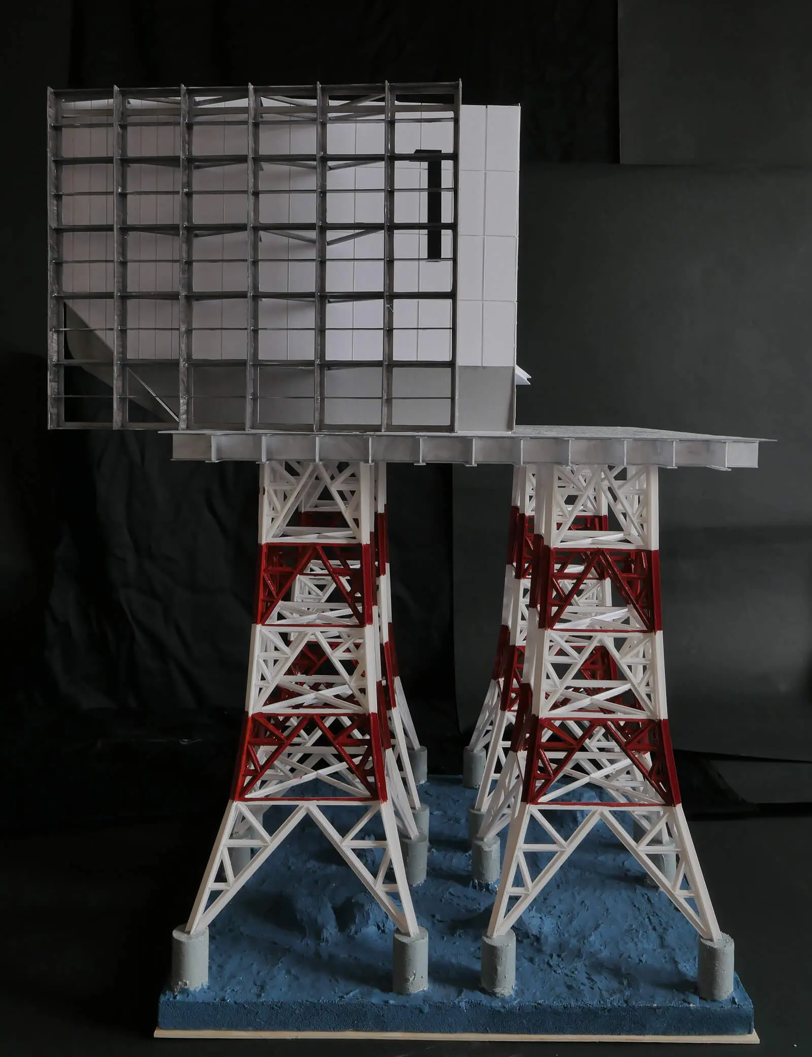 建築模型 小型原子炉発電所1号棟 西面 構台アングル